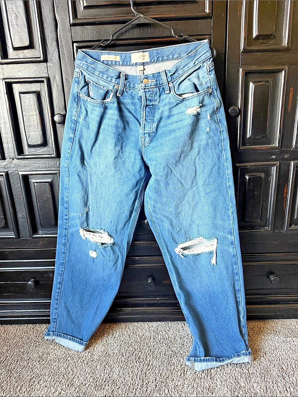 Universal Thread Mid Rise 90s Baggy Distressed Jeans in Blue Size 8